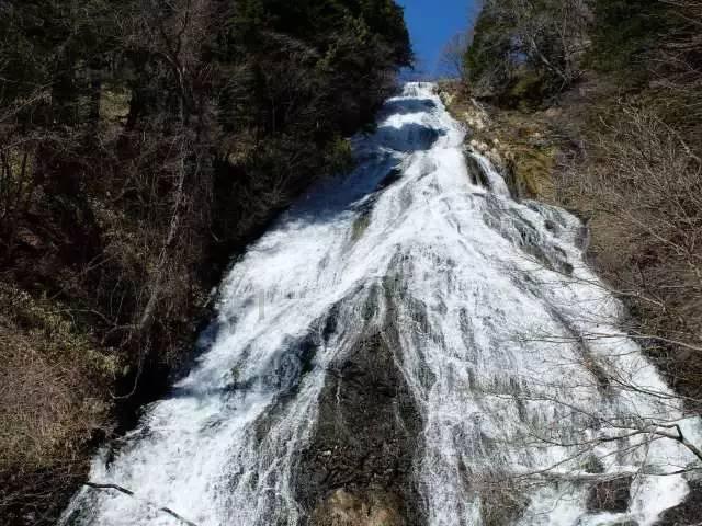尹建政:确保玛尔挡水电站首台机组按期投产发电